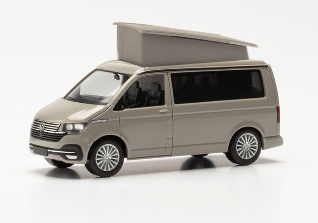 VW T 6.1 California Ocean, ascot grey - E-trains